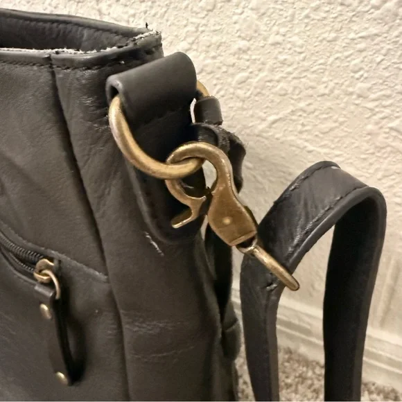 McCauley Cutout Crossbody Bag
Børn - Picture 7 of 7